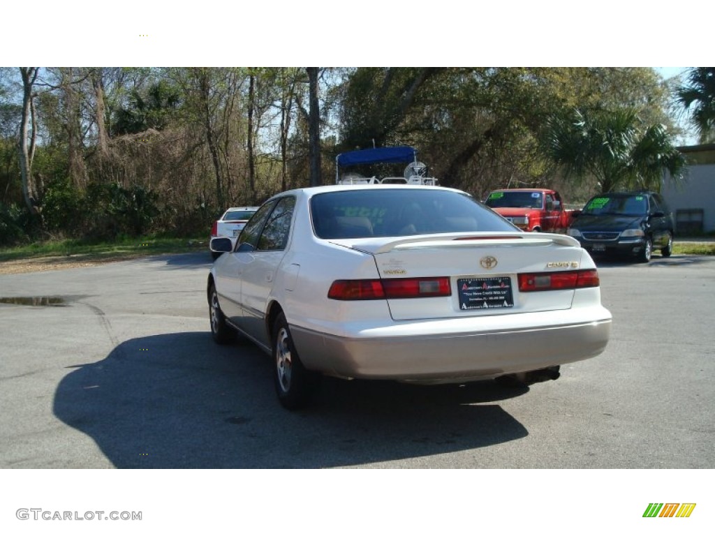 1999 Camry CE - Super White / Gray photo #5