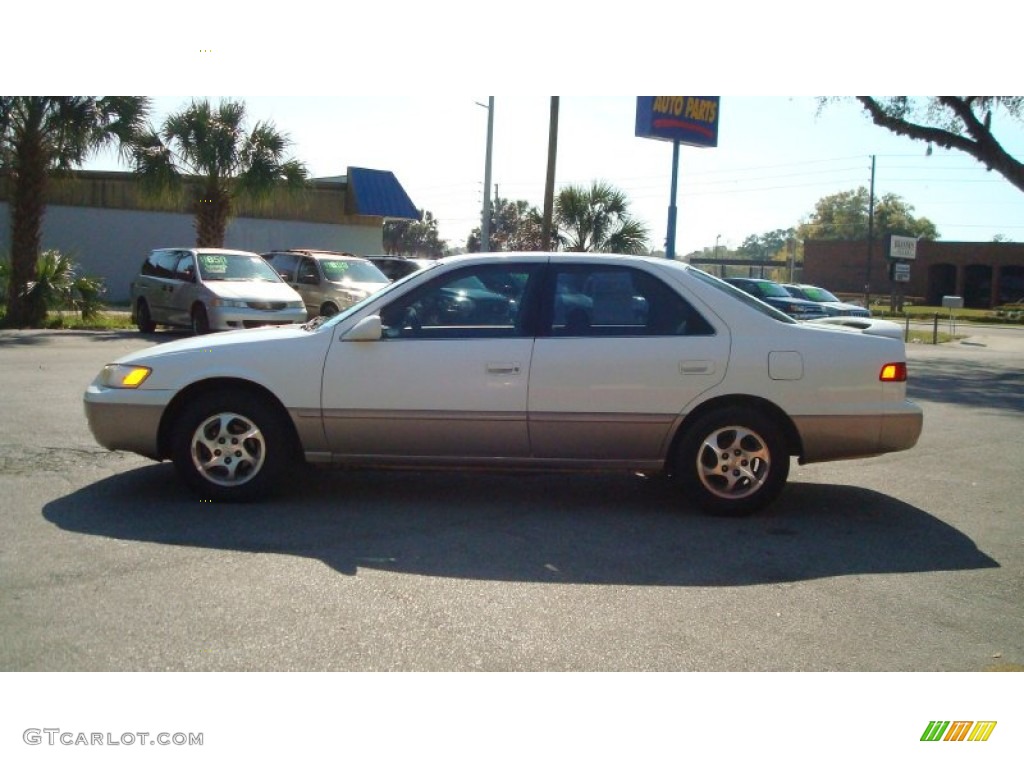 1999 Camry CE - Super White / Gray photo #6
