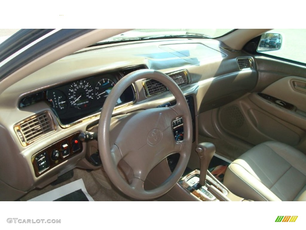 1999 Camry CE - Super White / Gray photo #11