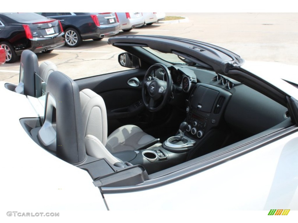 2010 370Z Touring Roadster - Pearl White / Gray Leather photo #13