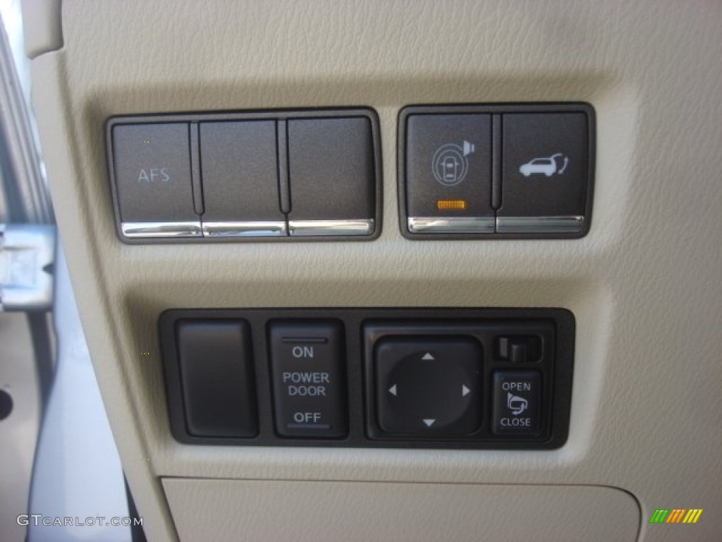 2011 Infiniti QX 56 4WD Controls Photo #78161694