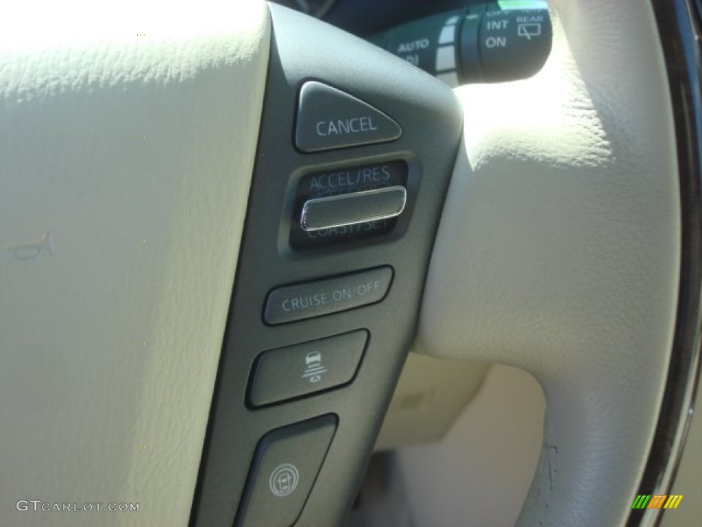 2011 Infiniti QX 56 4WD Controls Photo #78161907