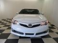 Super White - Camry SE Photo No. 2