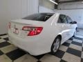 Super White - Camry SE Photo No. 17
