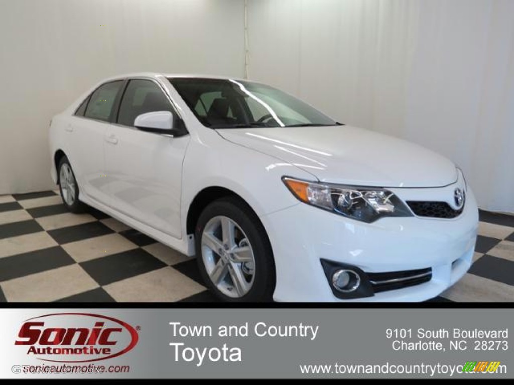 2013 Camry SE - Super White / Black photo #1