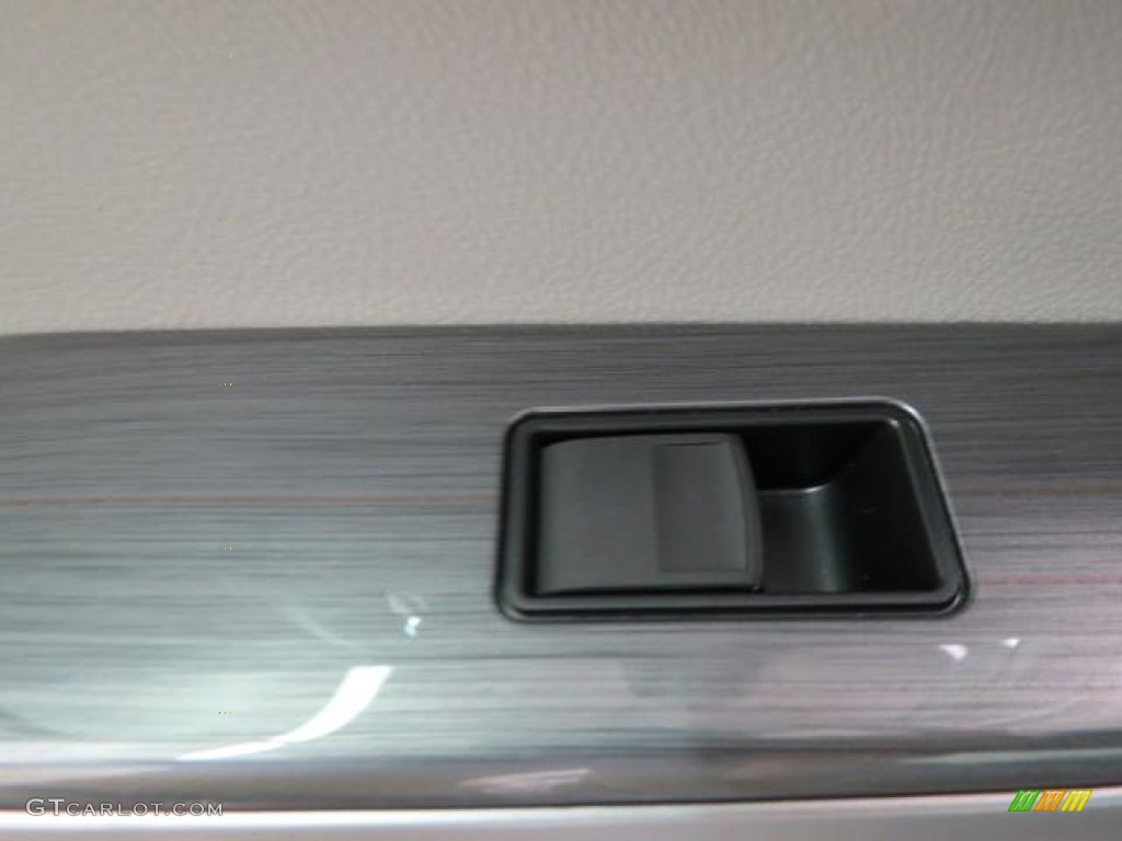 2013 Camry Hybrid XLE - Classic Silver Metallic / Light Gray photo #7