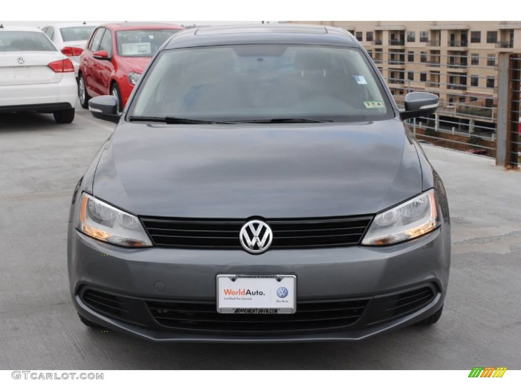 2011 Jetta SE Sedan - Platinum Gray Metallic / Titan Black photo #2