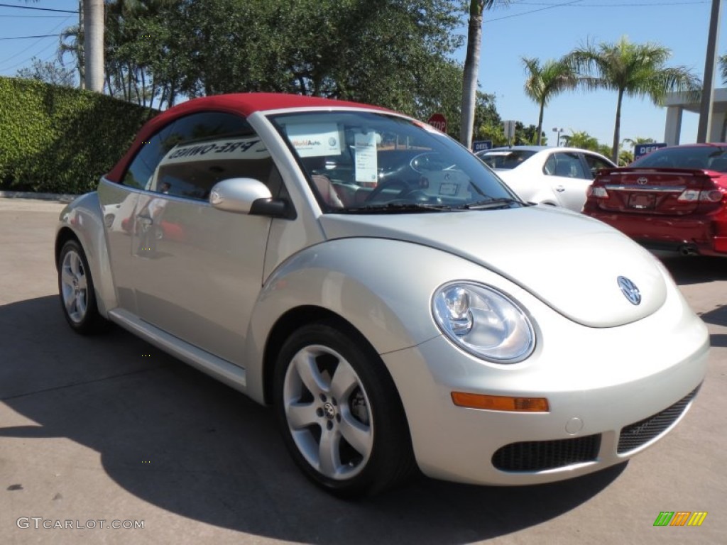 2009 New Beetle 2.5 Blush Edition Convertible - White Gold Metallic / Blush Red Leather photo #7