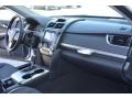 Super White - Camry SE Photo No. 16