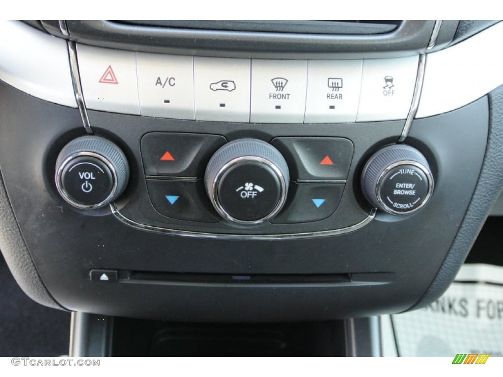 2011 Dodge Journey Mainstreet Controls Photo #78174364