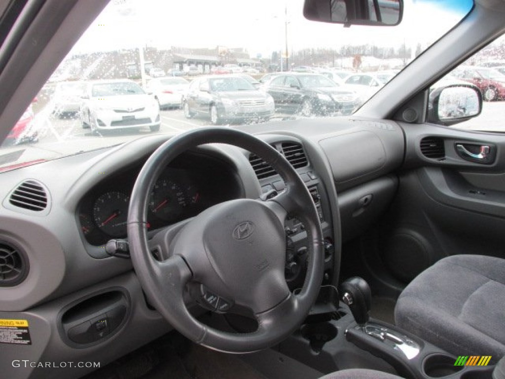 2004 Santa Fe GLS 4WD - Black Obsidian / Gray photo #11