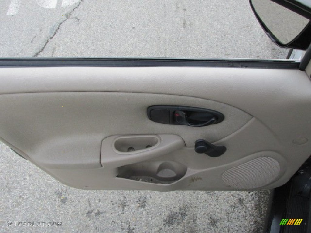 2002 Saturn S Series SL1 Sedan Door Panel Photos
