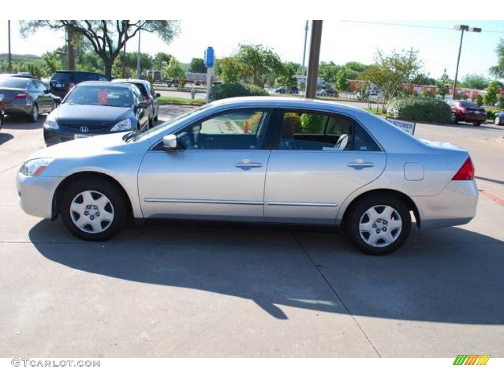 2007 Accord LX Sedan - Alabaster Silver Metallic / Gray photo #4