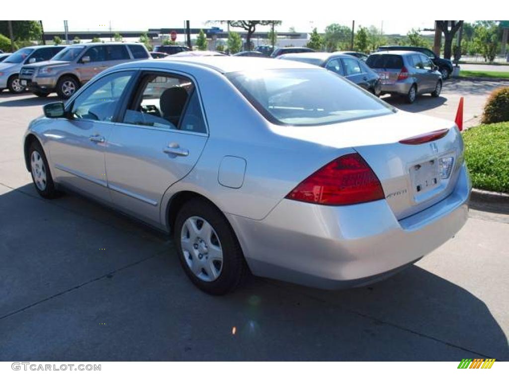 2007 Accord LX Sedan - Alabaster Silver Metallic / Gray photo #5