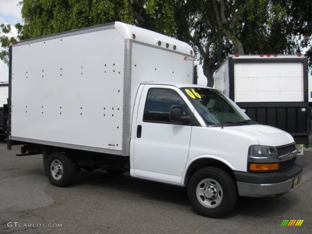 Summit White 2006 Chevrolet Express Cutaway 3500 Commercial Moving Van Exterior Photo #78181542