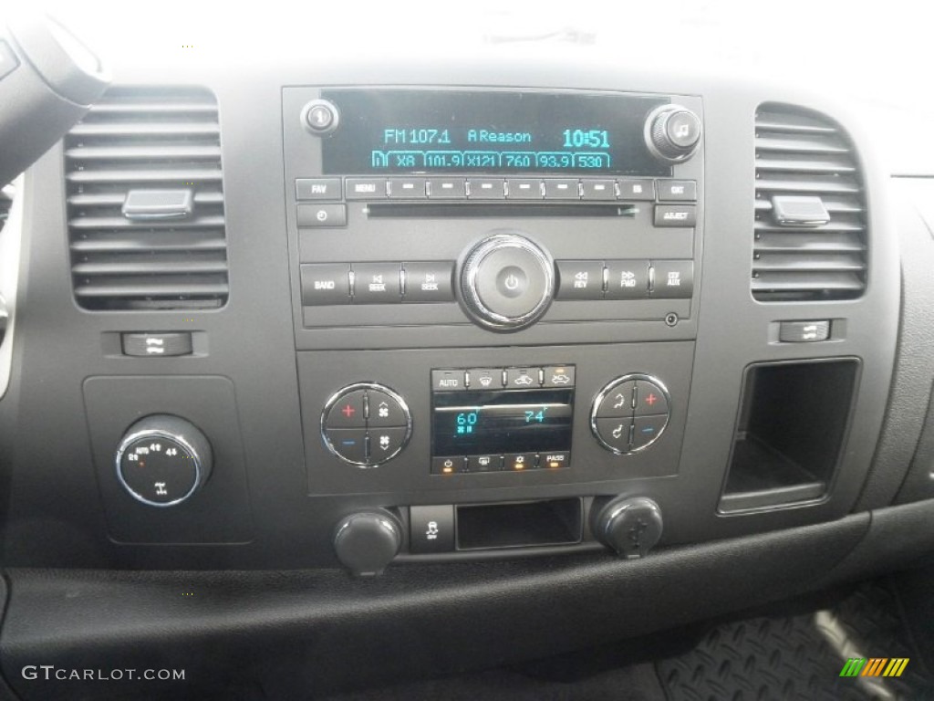 2013 GMC Sierra 1500 SLE Extended Cab 4x4 Controls Photo #78187133