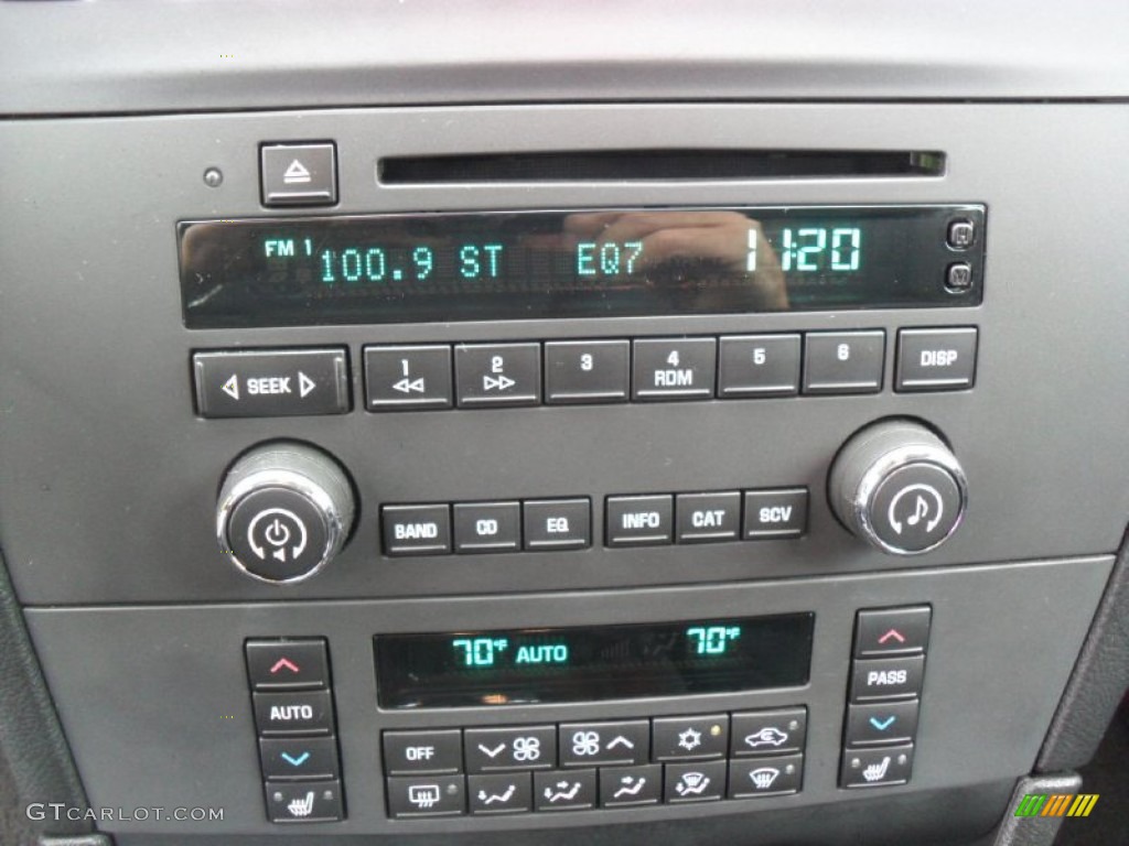 2009 Buick LaCrosse CXL Controls Photo #78187644