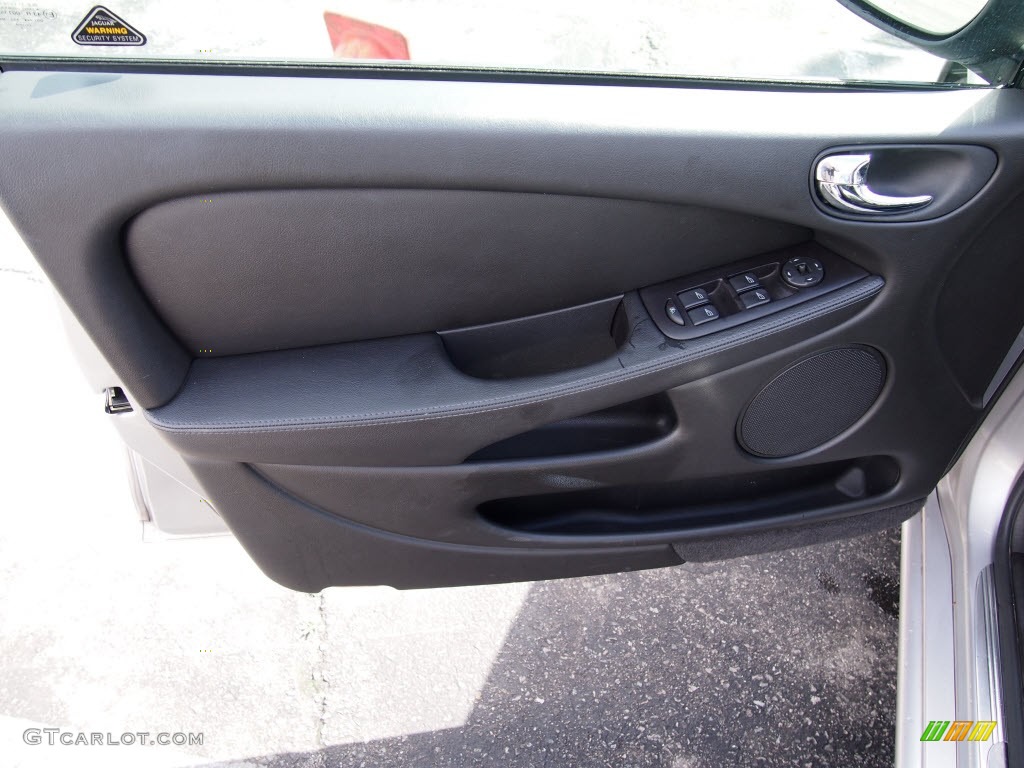 2002 Jaguar X-Type 2.5 Charcoal Door Panel Photo #78188232