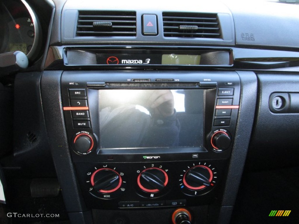 2005 Mazda MAZDA3 i Sedan Controls Photos