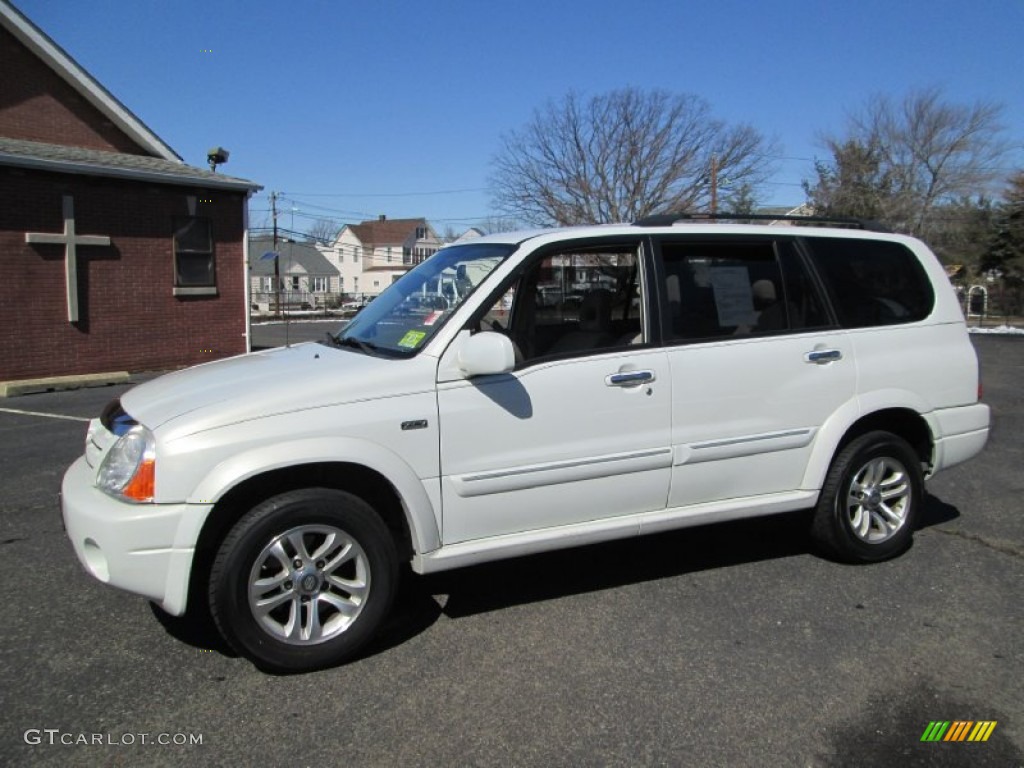 2006 XL7 7 Passenger AWD - White Pearl / Beige photo #1