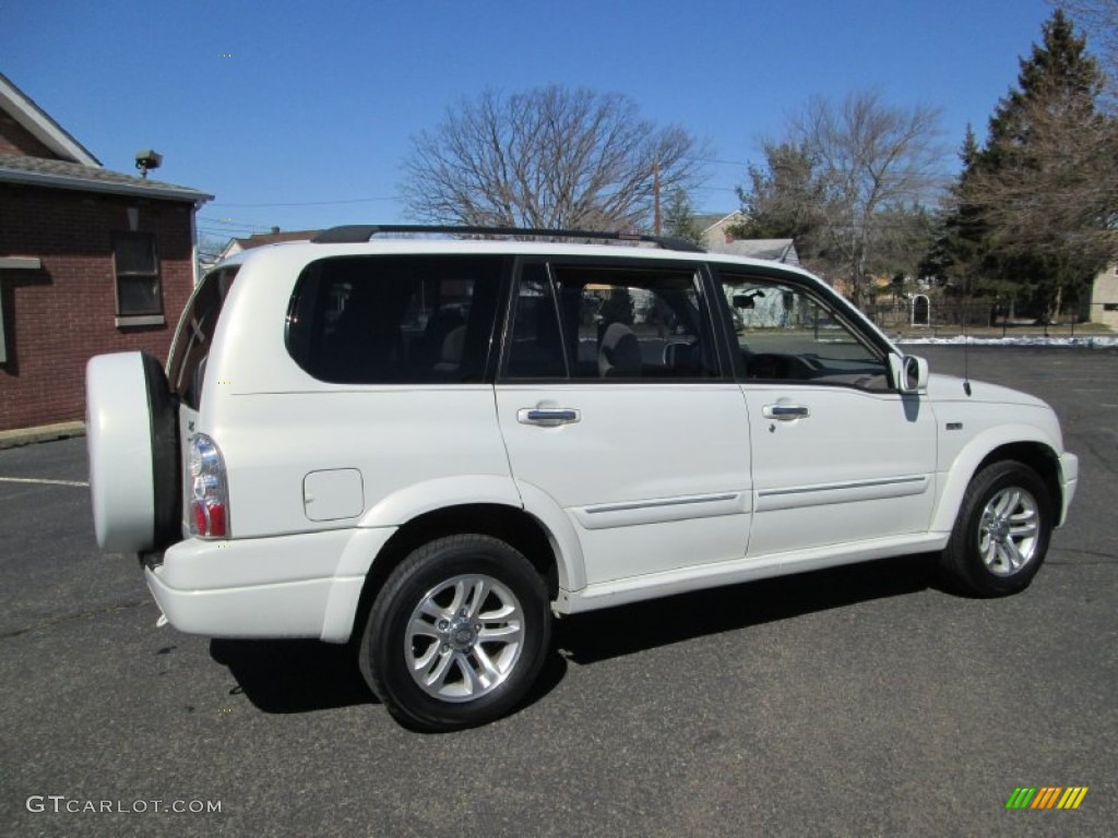 2006 XL7 7 Passenger AWD - White Pearl / Beige photo #7