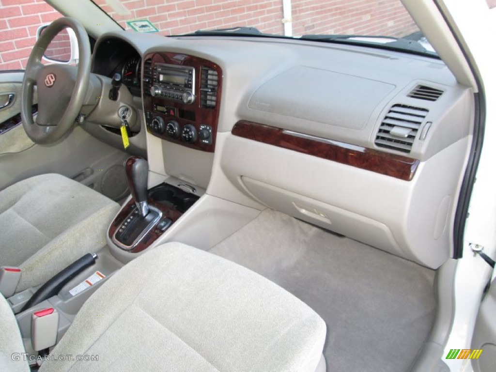 2006 XL7 7 Passenger AWD - White Pearl / Beige photo #15