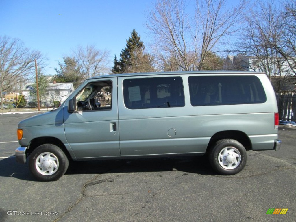 Light Tundra Metallic 2006 Ford E Series Van E350 XLT Passenger Exterior Photo #78190134