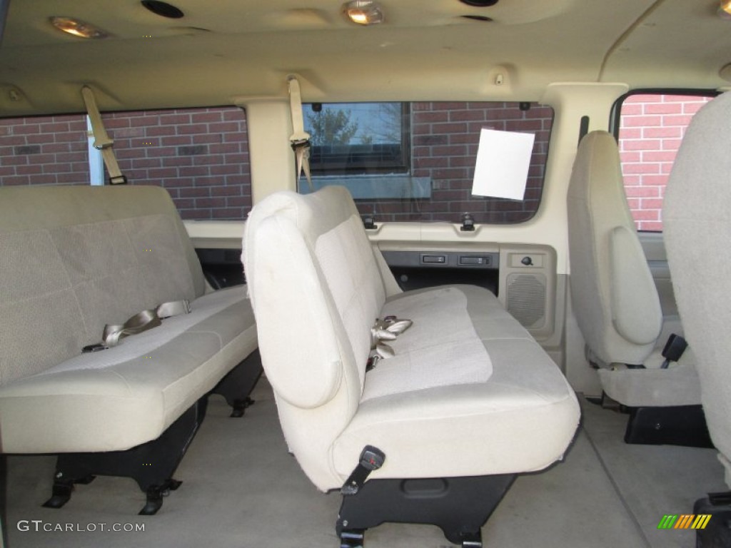 Medium Pebble Beige Interior 2006 Ford E Series Van E350 XLT Passenger Photo #78190519