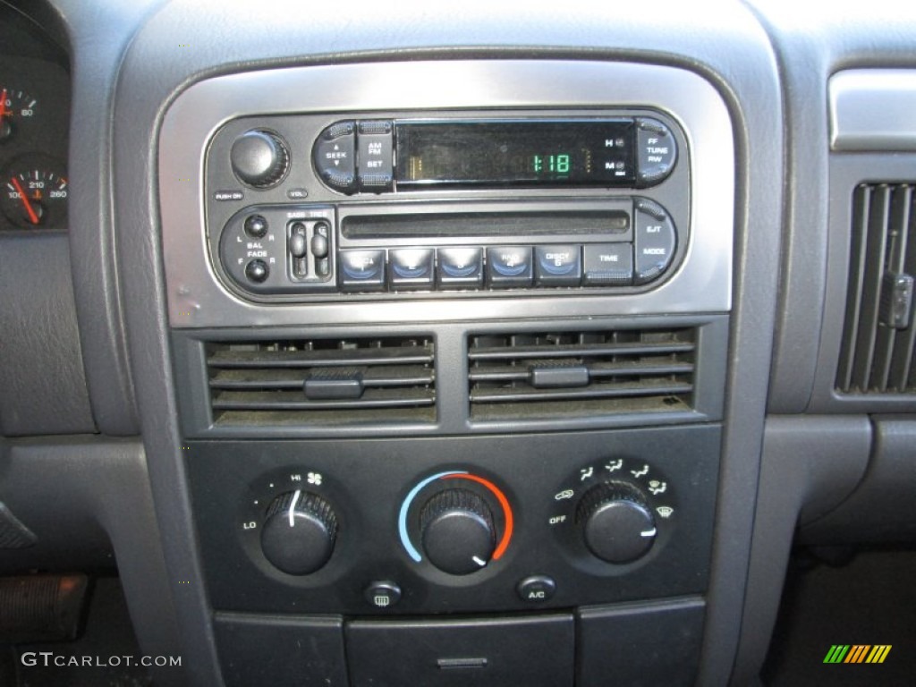 2001 Jeep Grand Cherokee Laredo 4x4 Controls Photo #78192459