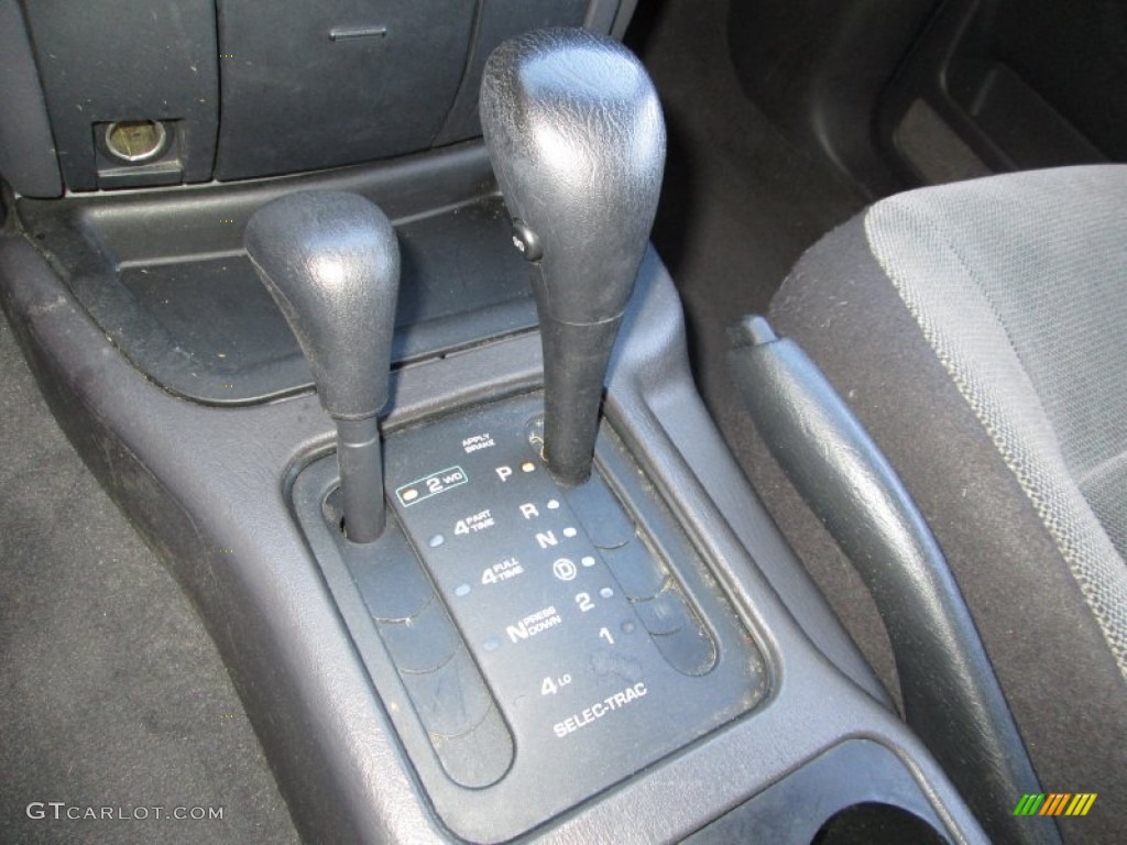 2001 Jeep Grand Cherokee Laredo 4x4 Transmission Photos