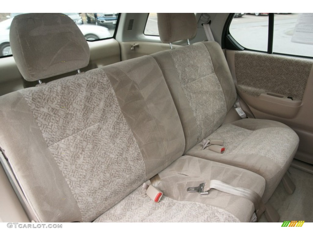 2000 Isuzu Rodeo LS 4WD Rear Seat Photos