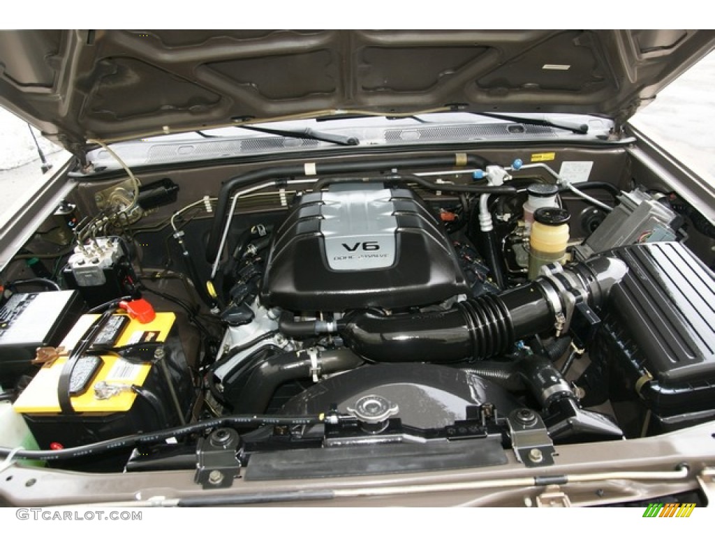 2000 Isuzu Rodeo LS 4WD Engine Photos