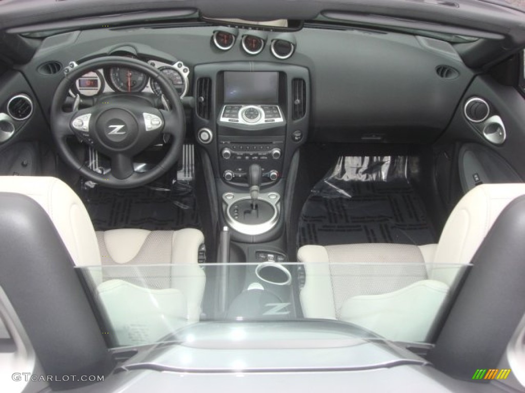 2011 Nissan 370Z Touring Roadster Dashboard Photos