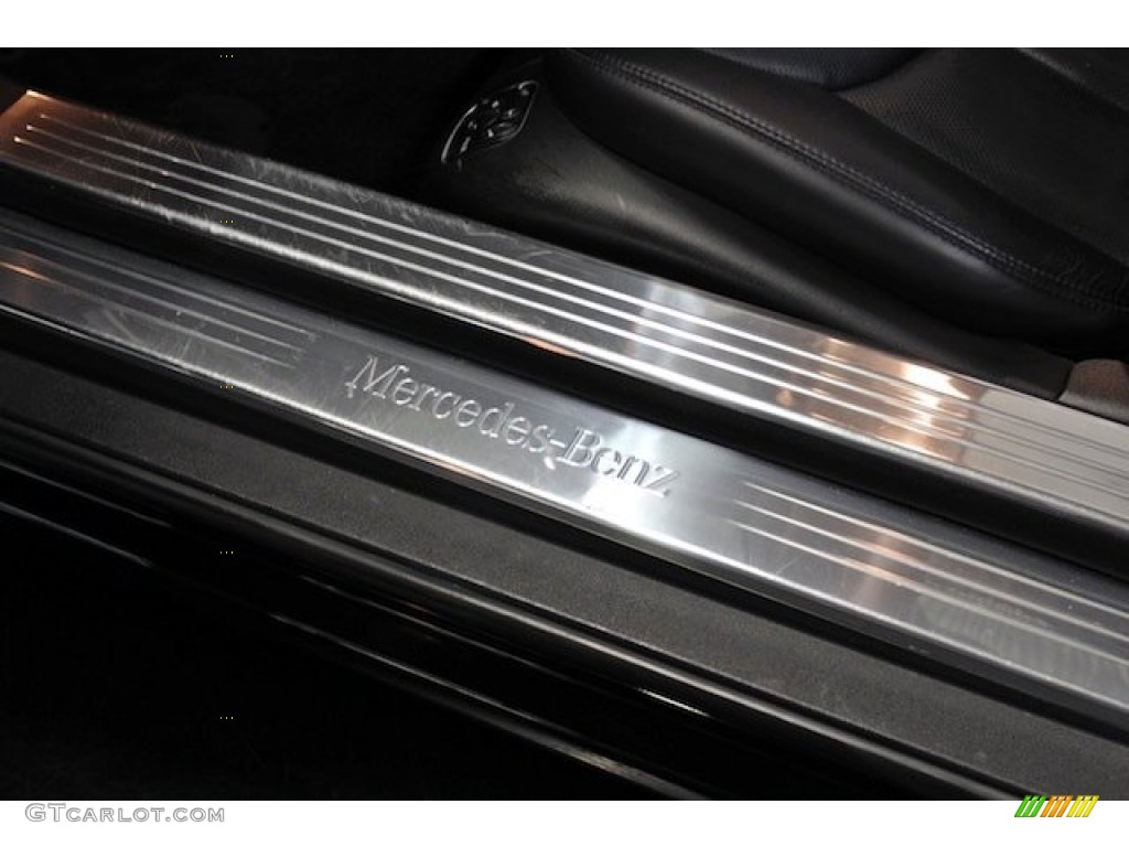2008 Mercedes-Benz SL 550 Roadster Marks and Logos Photos