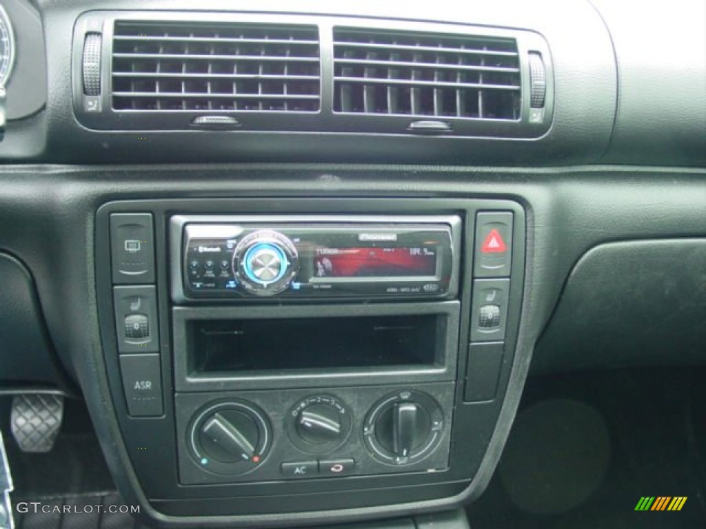 2003 Passat GLS Sedan - Reflex Silver Metallic / Black photo #19