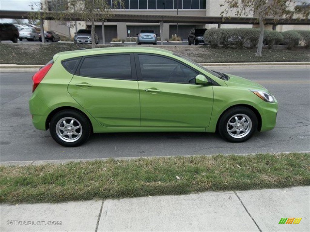 Electrolyte Green 2013 Hyundai Accent GS 5 Door Exterior Photo #78197376