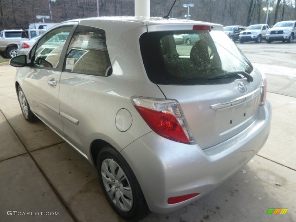 2013 Yaris L 3 Door - Classic Silver Metallic / Ash photo #4