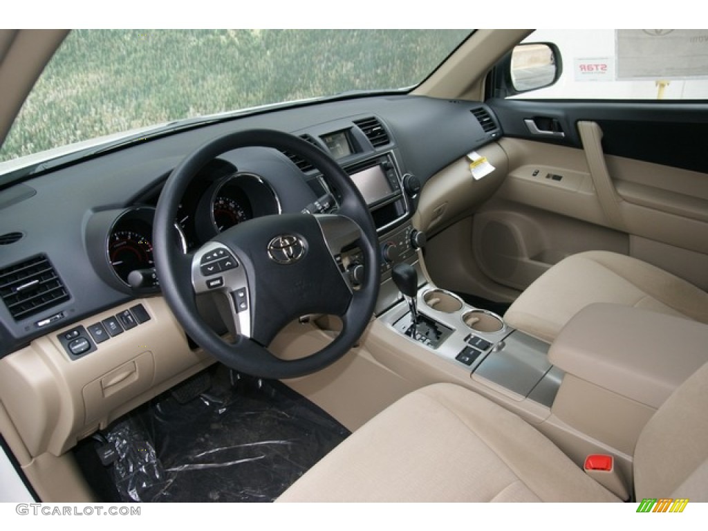 Sand Beige Interior 2013 Toyota Highlander V6 4WD Photo #78197681