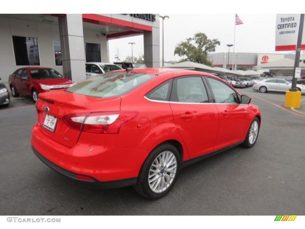 2012 Focus SEL Sedan - Race Red / Stone photo #7