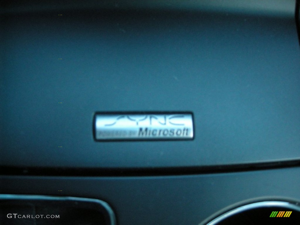 2011 Explorer XLT 4WD - Gold Leaf Metallic / Medium Light Stone photo #17