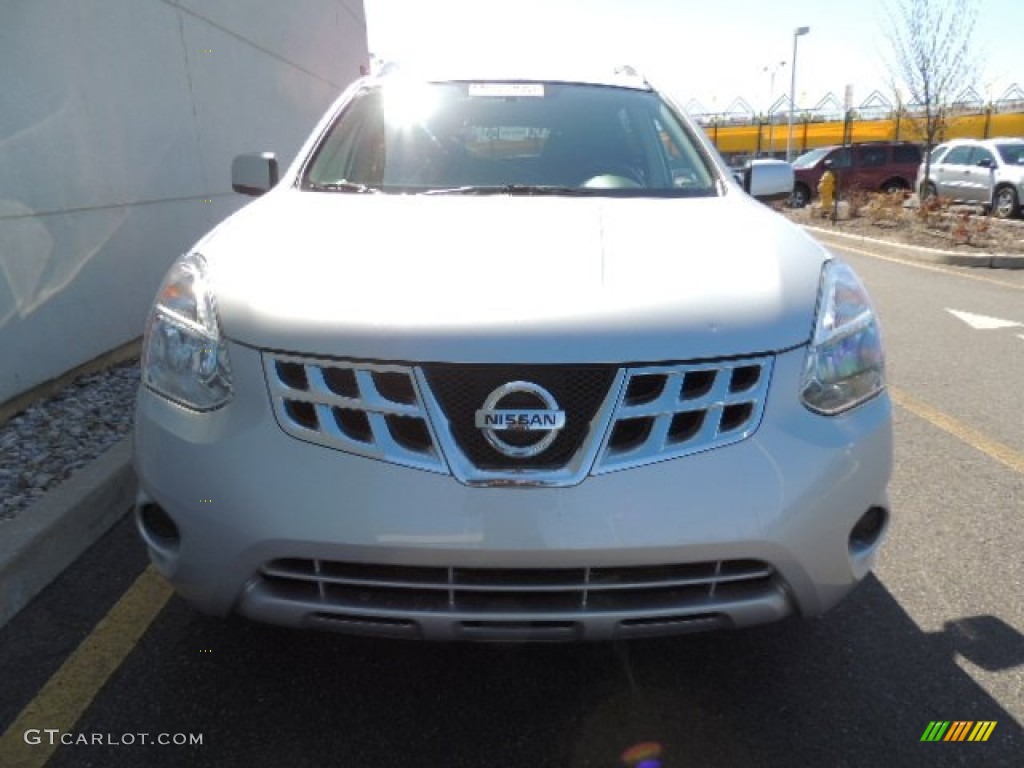 2011 Rogue SV - Silver Ice Metallic / Black photo #2