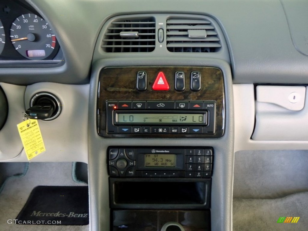 2002 Mercedes-Benz CLK 430 Coupe Controls Photo #78209487