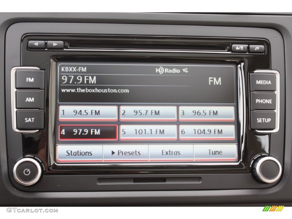 2013 Volkswagen Jetta TDI SportWagen Audio System Photo #78209544