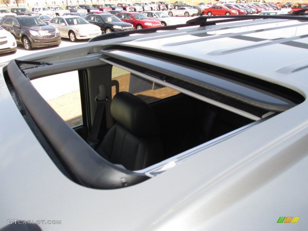 2013 Chevrolet Suburban LT 4x4 Sunroof Photos