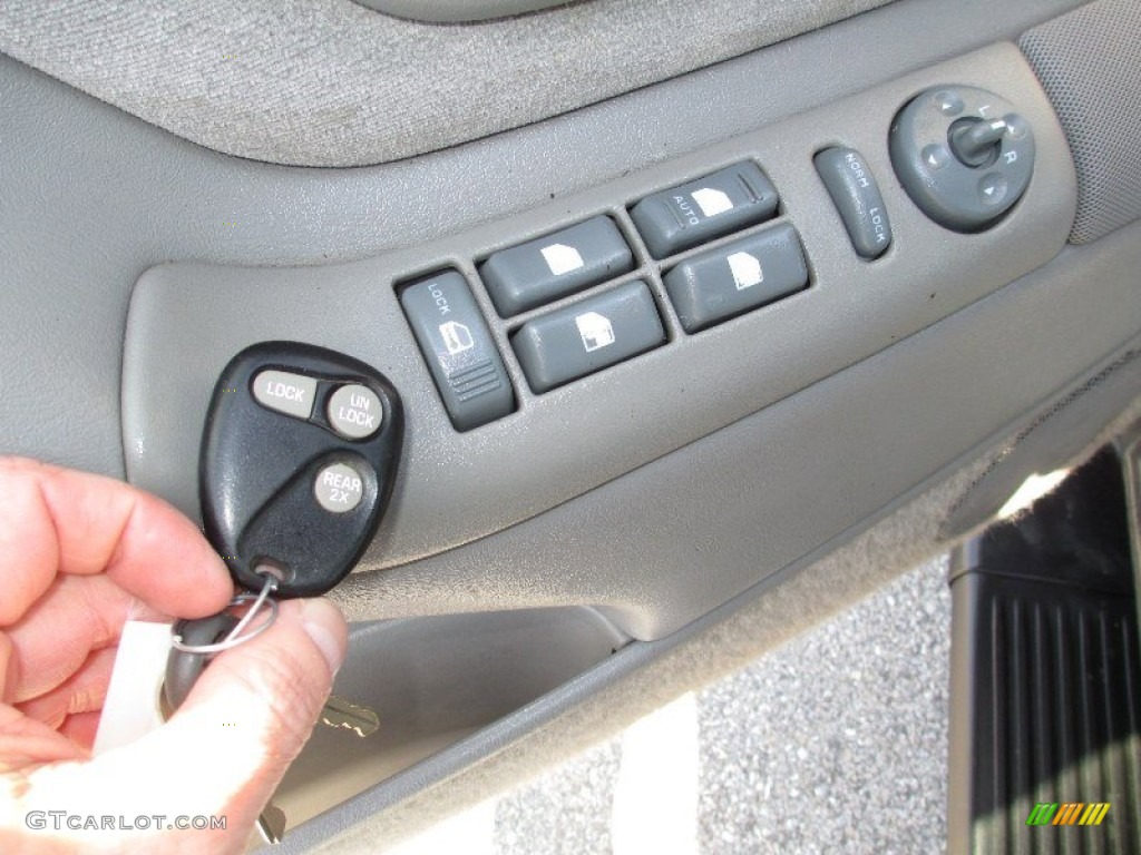 1999 Tahoe LT 4x4 - Onyx Black / Neutral photo #5