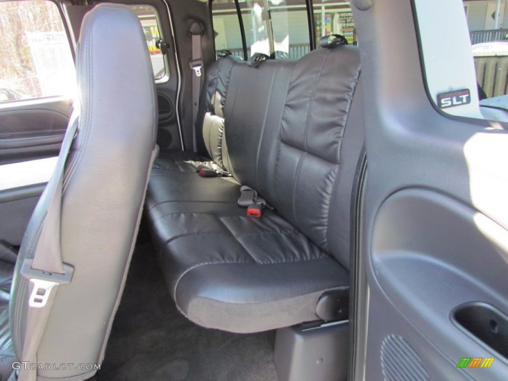 2001 Dodge Ram 1500 SLT Club Cab 4x4 Rear Seat Photo #78217060