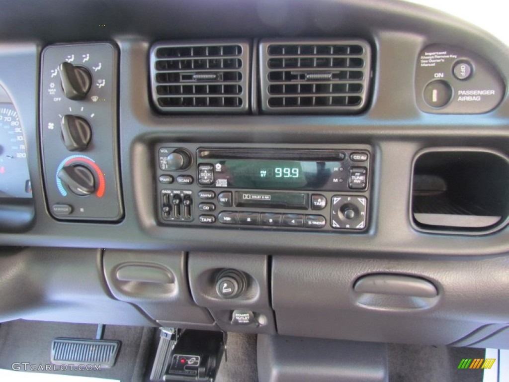 2001 Dodge Ram 1500 SLT Club Cab 4x4 Controls Photo #78217167