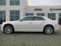 Bright White - 300 C Hemi Photo No. 2