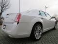 Bright White - 300 C Hemi Photo No. 5