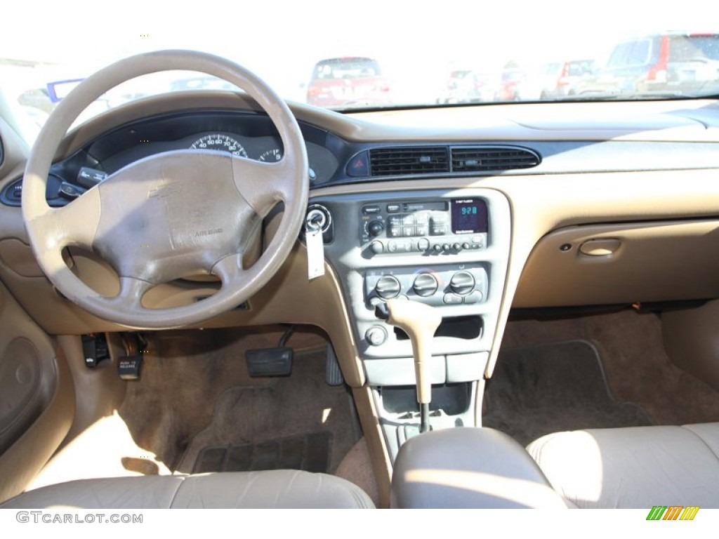1998 Malibu Sedan - Dark Jade Green Metallic / Medium Oak photo #20